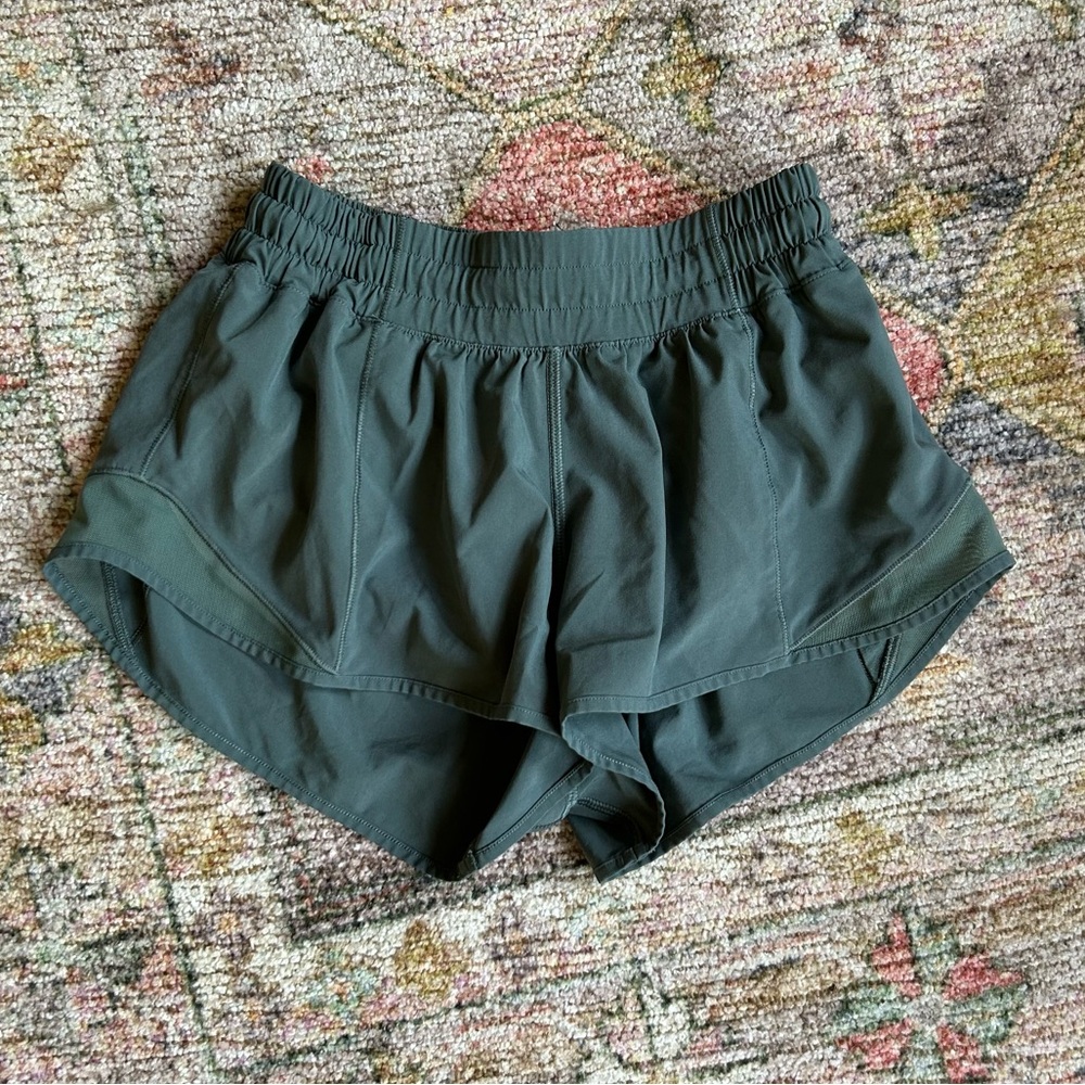 Lululemon Hotty Hot Shorts Size 4 Low Rise